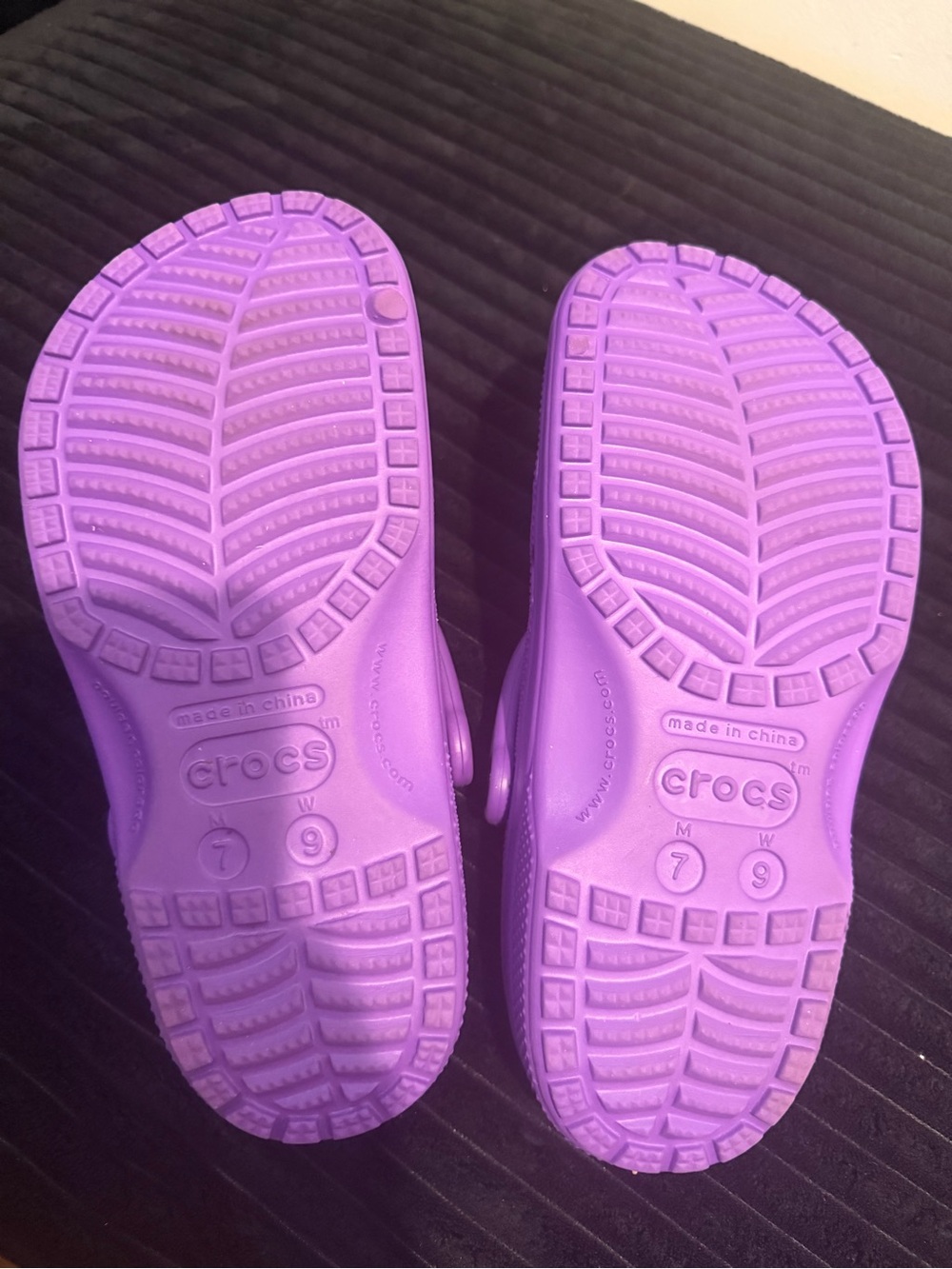 CROCS Classic Clog in Purple - Picture 4 of 4